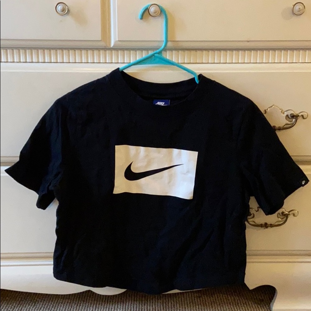 Nike Short Sleeve Crop Top